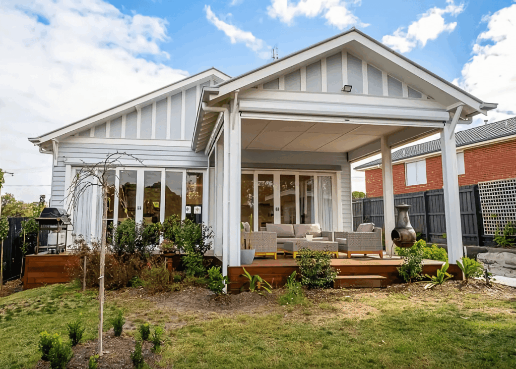 11 Mornington Peninsula Holiday Homes within a 10-minute Walk to the Foreshore